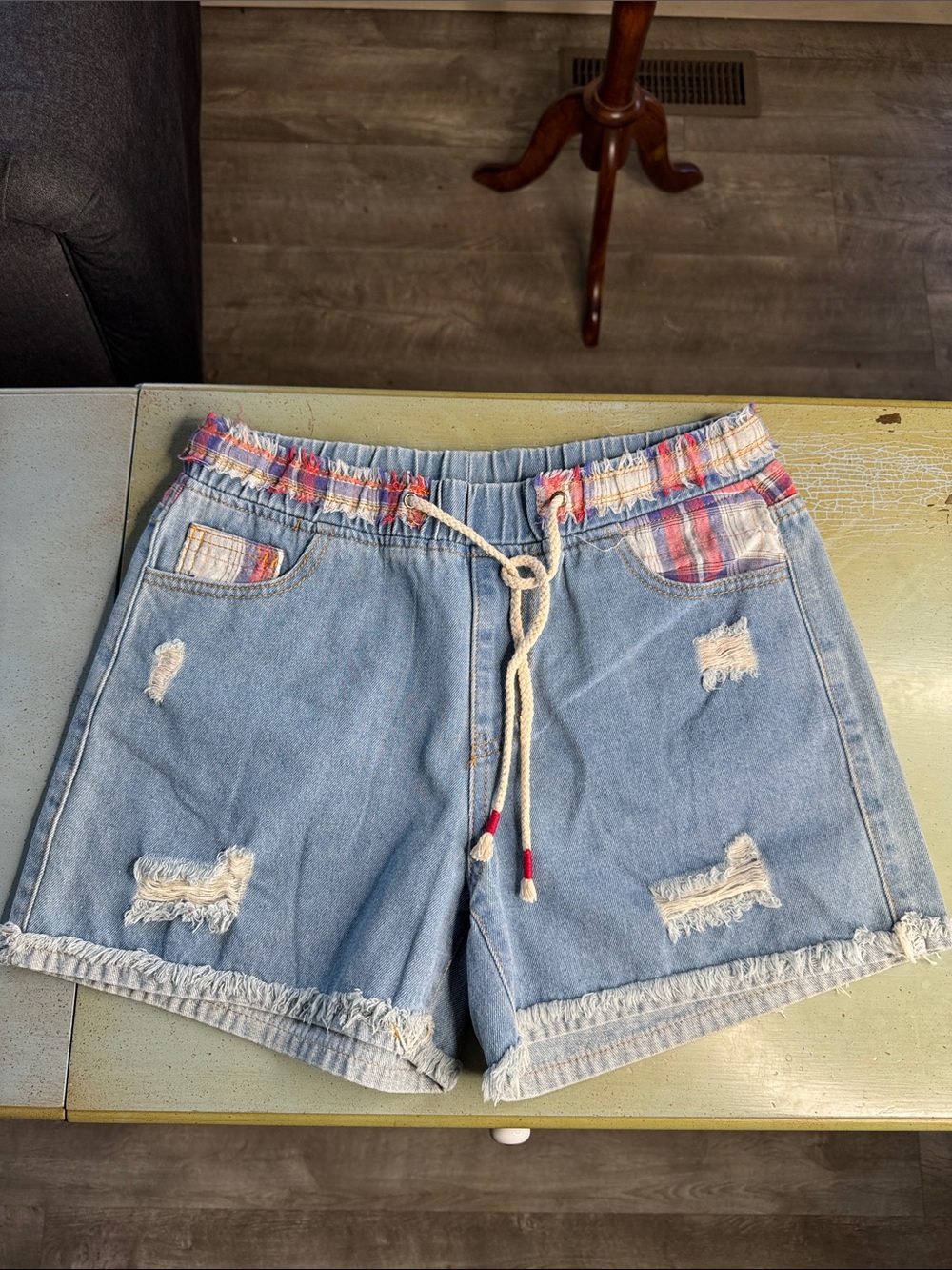 Casual Distressed Light Blue Denim Shorts W/Cute Plaid Detailing
